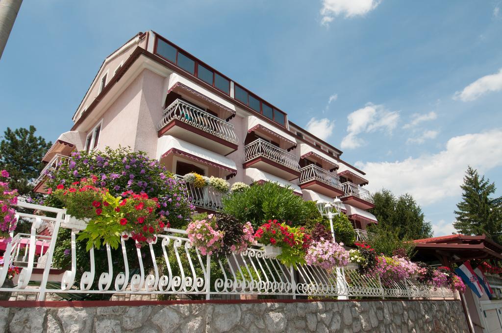 Bed & Breakfast Villa Klara Ічичі Екстер'єр фото