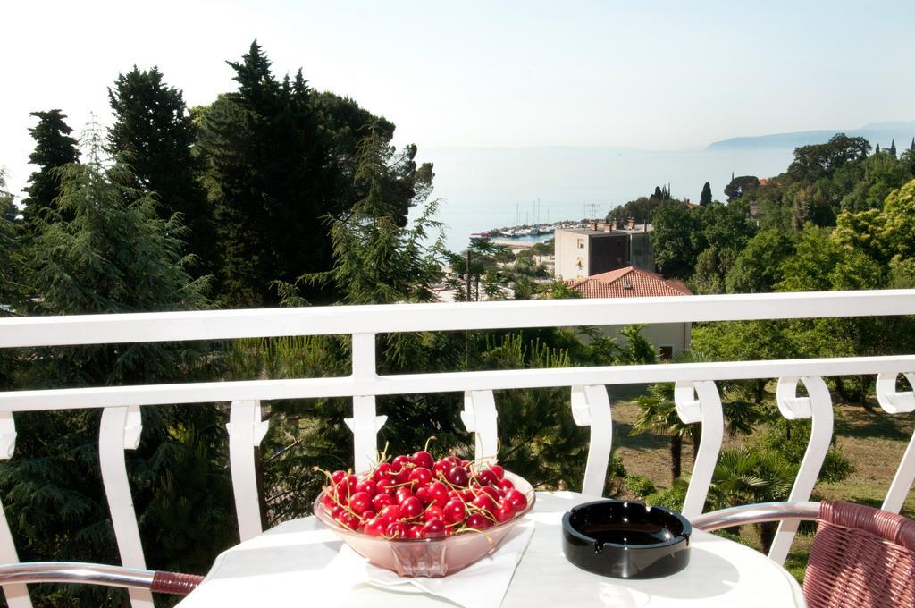 Bed & Breakfast Villa Klara Ічичі Номер фото