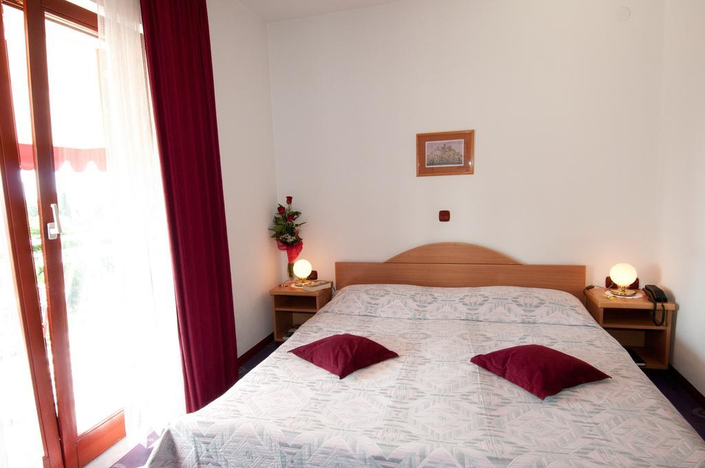 Bed & Breakfast Villa Klara Ічичі Номер фото